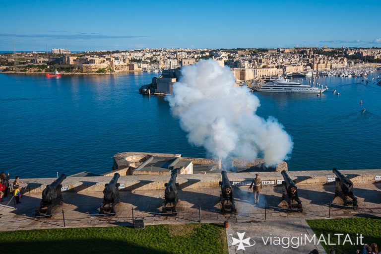 cannonata sparata dalla saluting battery a Malta